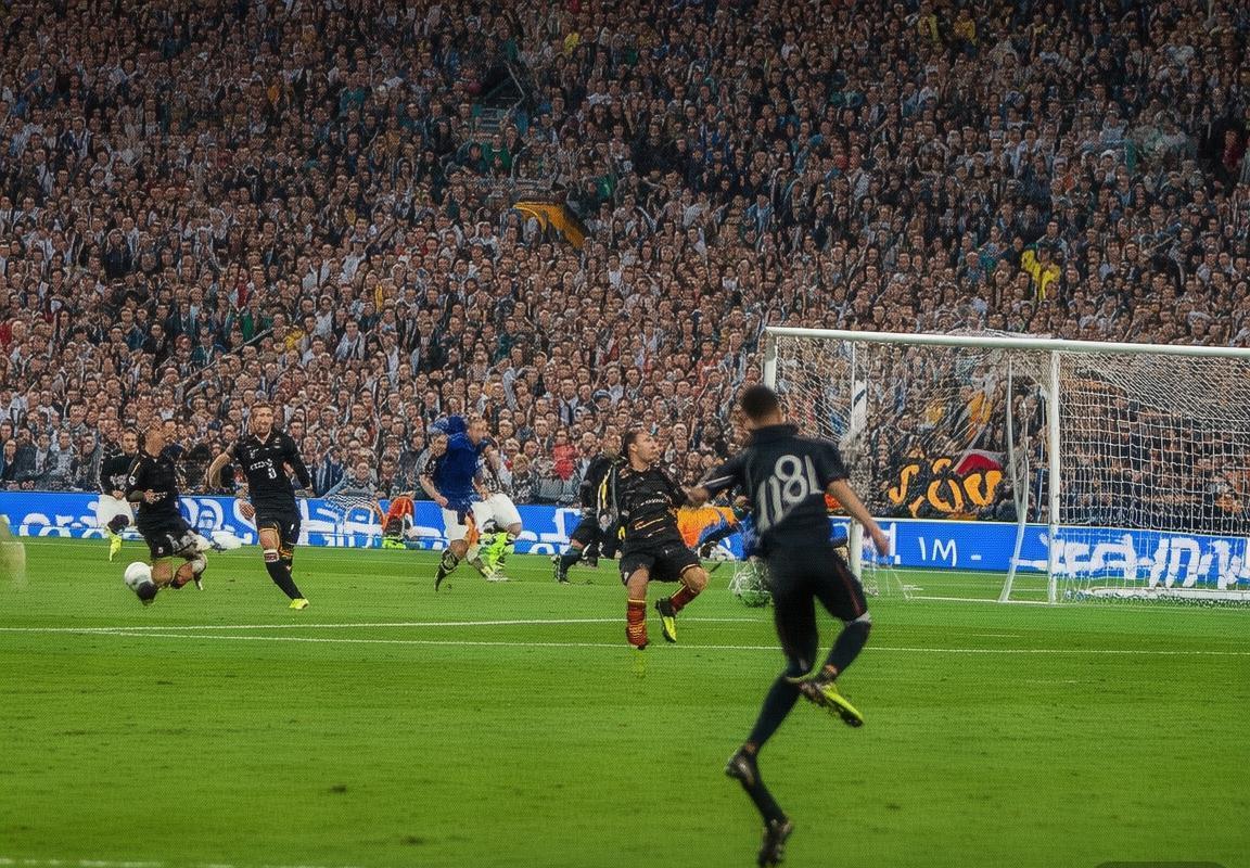 贝蒂斯逆转巴塞罗那：战术对决与比赛转折解析(图3)